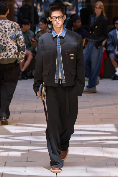 Look 29